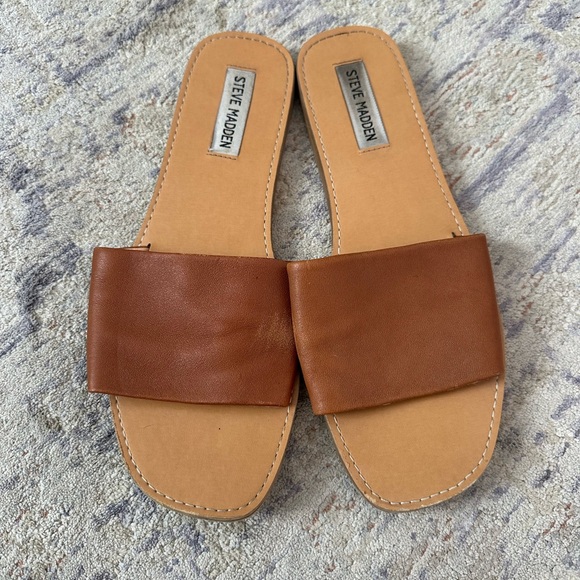 Steve Madden Brown Leather Slide Sandals - Picture 2 of 2